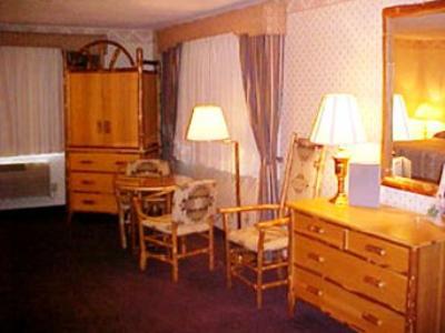 Saratoga Inn & Suites Cannon Falls Bilik gambar